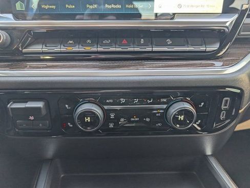 Used 2025 Chevrolet Silverado 1500 LT Trail Boss w/ Convenience Package II image 16