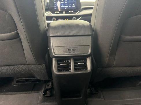 Used 2026 Chevrolet Equinox LT w/ Midnight Edition FWD image 35