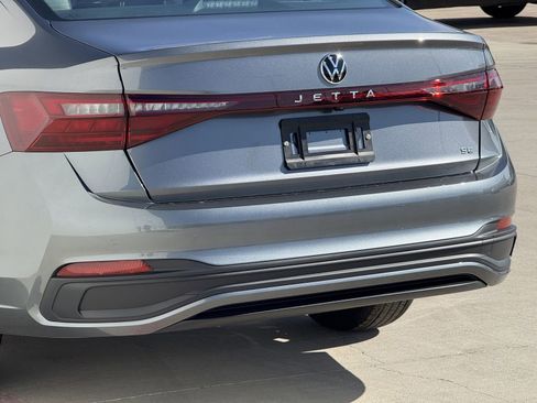 New 2026 Volkswagen Jetta SE image 6