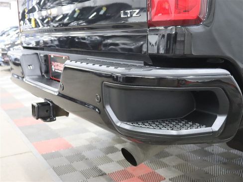 Used 2021 Chevrolet Silverado 2500 LTZ w/ Carhartt Edition AWD/4WD image 8
