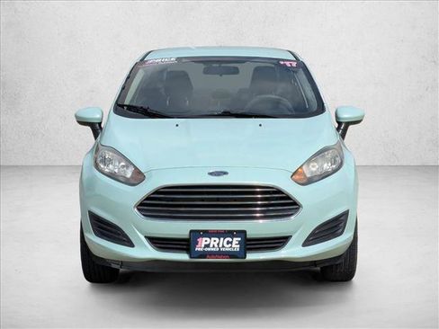 Used 2017 Ford Fiesta SE FWD image 2