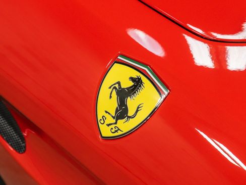 Used 2015 Ferrari California T RWD image 16