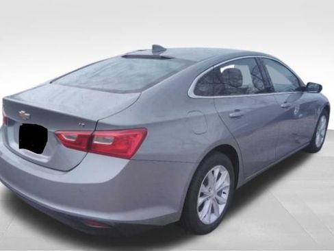 Used 2024 Chevrolet Malibu LT image 2