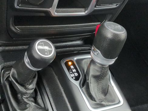Used 2018 Jeep Wrangler Unlimited Sport AWD/4WD image 15