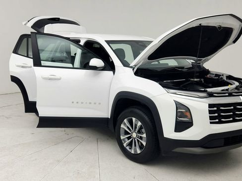 Used 2025 Chevrolet Equinox LT FWD image 10