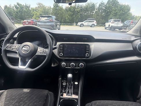 Certified 2023 Nissan Kicks SV FWD image 7