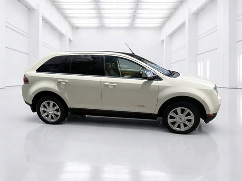 Used 2007 Lincoln MKX AWD image 2