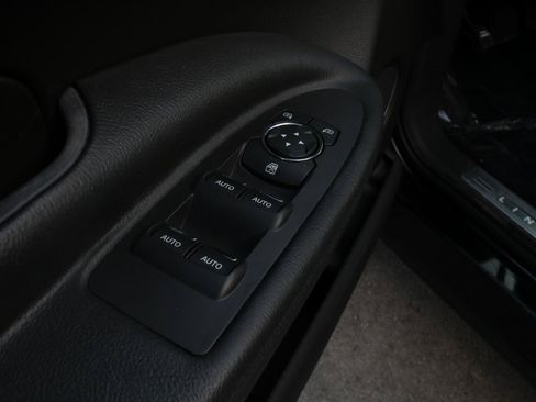 Used 2019 Lincoln MKT AWD image 20