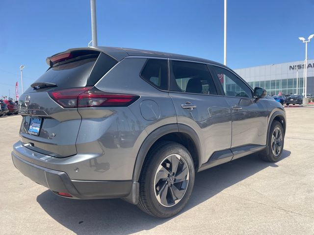 Used 2024 Nissan Rogue SV FWD image 5