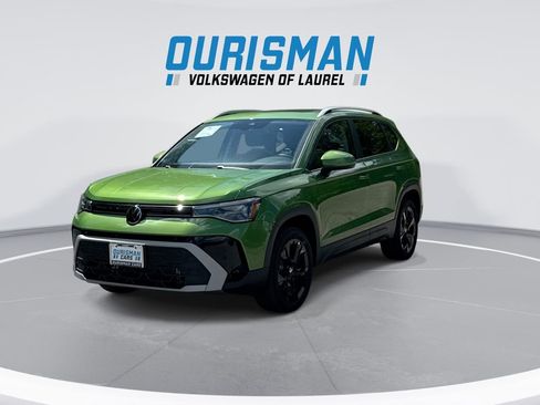 New 2026 Volkswagen Taos SE FWD image 4