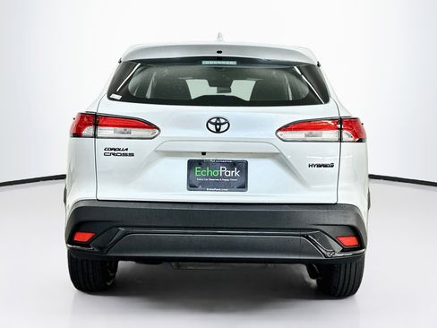 Used 2024 Toyota Corolla Cross AWD Hybrid image 7
