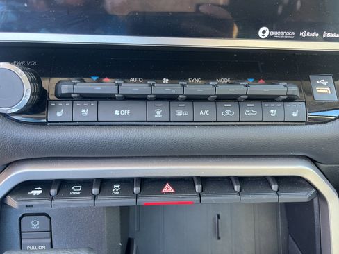 Used 2024 Toyota Tundra Limited image 19