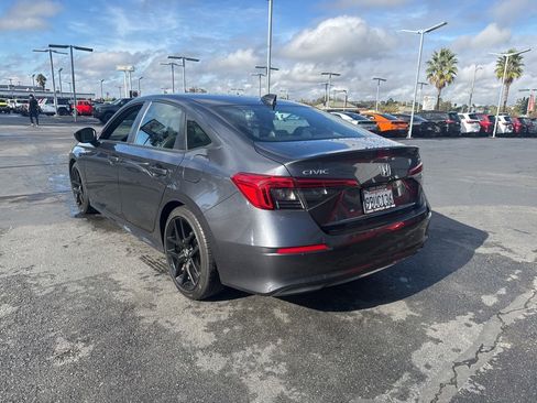 Used 2022 Honda Civic Sport image 5