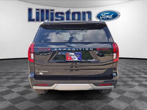 Used 2025 Ford Expedition Platinum w/ Driver's Package AWD/4WD image 5