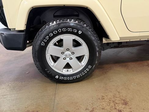 Used 2011 Jeep Wrangler Sahara w/ Connectivity Group AWD/4WD image 87