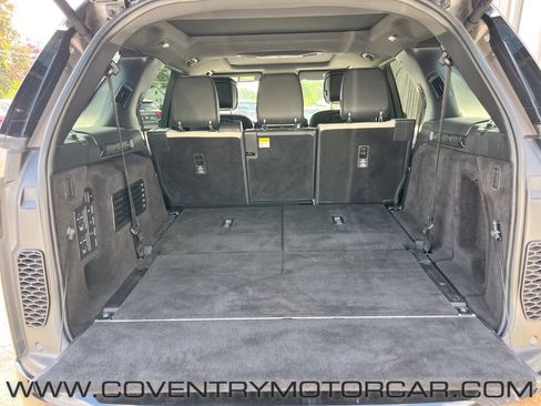 Used 2023 Land Rover Discovery Metropolitan Edition AWD/4WD image 12