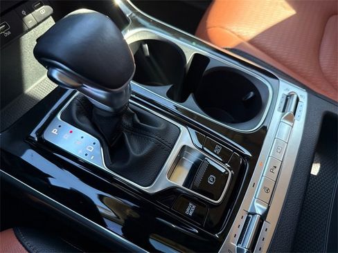 Used 2023 Kia Carnival SX Prestige image 28