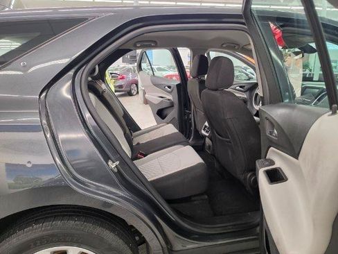 Used 2018 Chevrolet Equinox LS FWD image 33