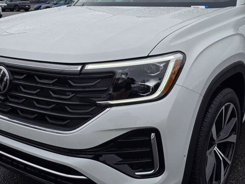 New 2026 Volkswagen Atlas Cross Sport SEL Premium R-Line AWD/4WD image 9