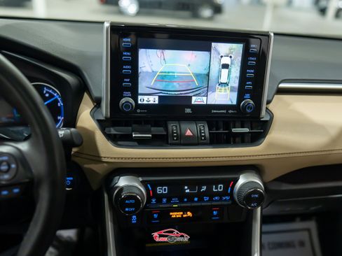 Used 2020 Toyota RAV4 Limited AWD/4WD image 29