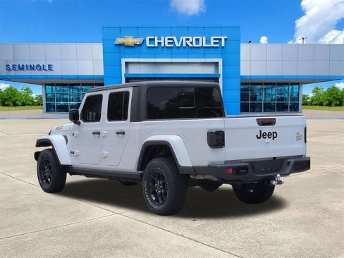Used 2024 Jeep Gladiator Sport AWD/4WD image 3
