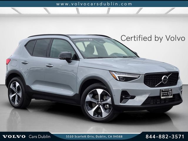 Certified 2026 Volvo XC40 B5 Plus AWD/4WD image 1