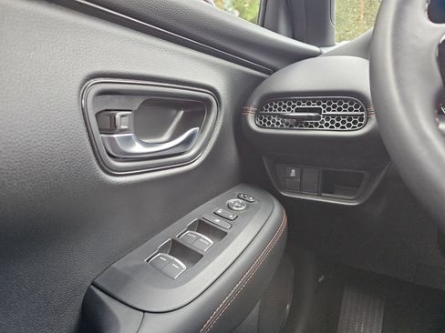 Certified 2025 Honda HR-V Sport image 30