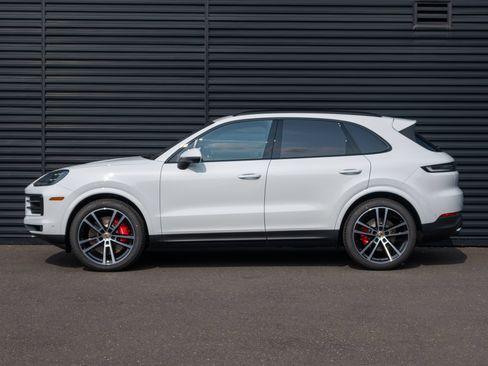 New 2026 Porsche Cayenne S AWD/4WD image 2