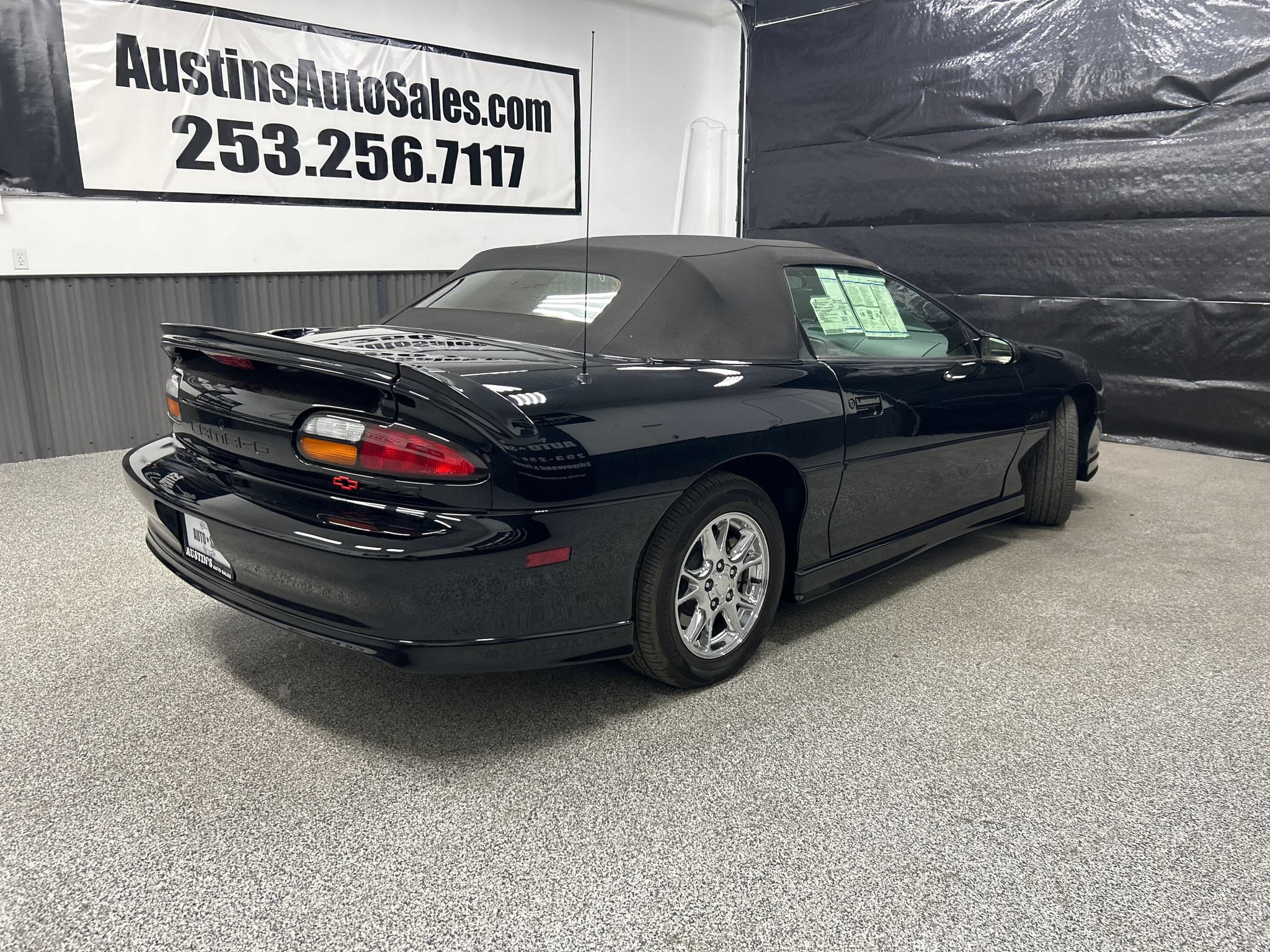 Used 2002 Chevrolet Camaro Z28 w/ Sport Appearance Pkg RWD image 6