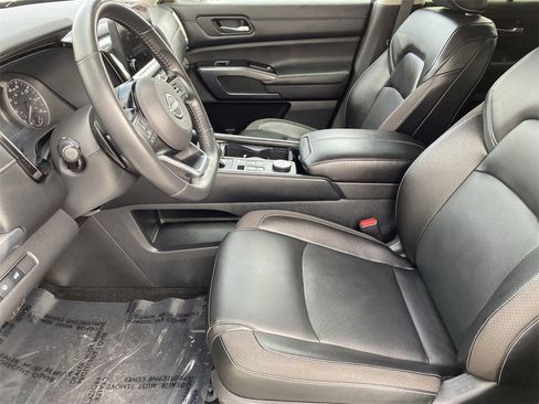 Used 2022 Nissan Pathfinder SL w/ Lighting Package (N92) image 21