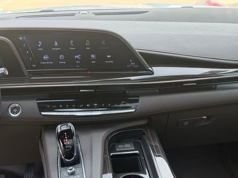 Used 2024 Cadillac Escalade ESV Premium Luxury w/ LPO, Floor Liner Package AWD/4WD image 27