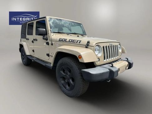 Used 2016 Jeep Wrangler Unlimited Sahara w/ Connectivity Group AWD/4WD image 7