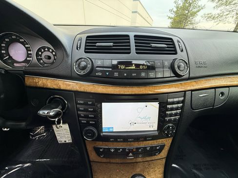 Used 2008 Mercedes-Benz E 63 AMG 4dr Sdn 6.3L AMG RWD image 29