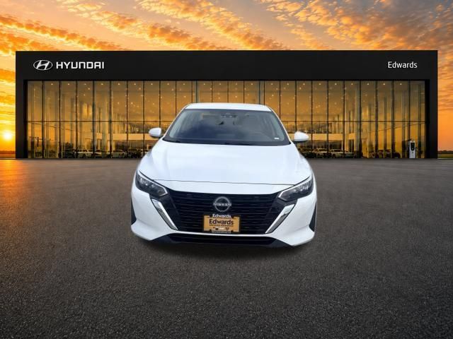 Used 2024 Nissan Sentra SV w/ Trunk Package FWD image 2