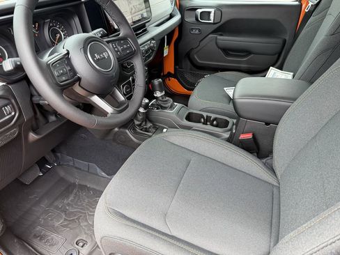 New 2025 Jeep Gladiator Sport image 13