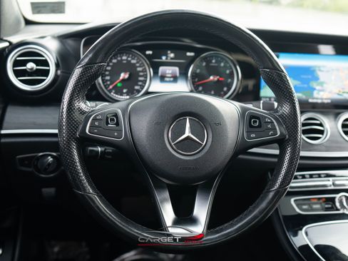 Used 2017 Mercedes-Benz E 300 4MATIC image 23