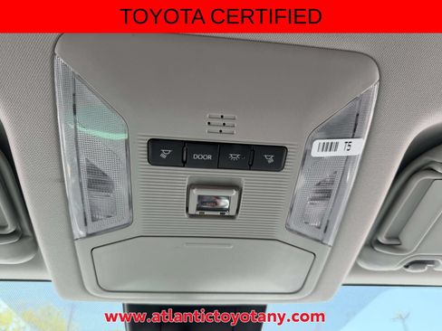 Certified 2025 Toyota RAV4 XLE AWD/4WD image 33