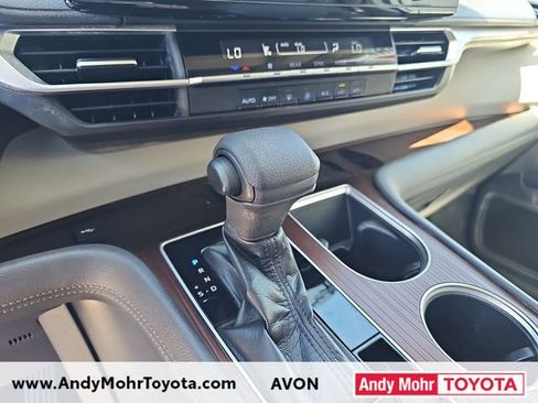 Used 2021 Toyota Sienna LE w/ LE Plus Package FWD image 23