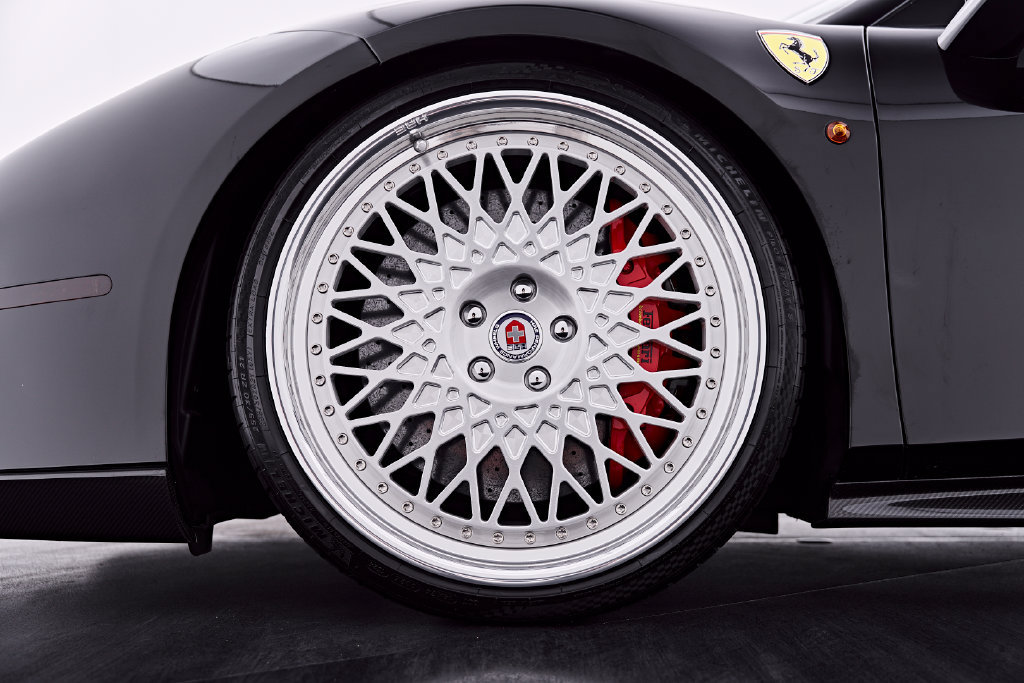 Used 2018 Ferrari 488 Spider RWD image 3
