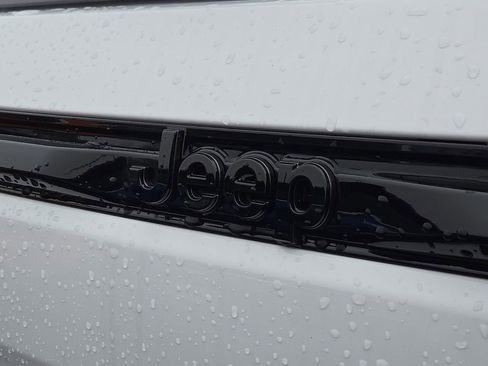 New 2025 Jeep Grand Cherokee Limited w/ Black Appearance Package AWD/4WD image 5