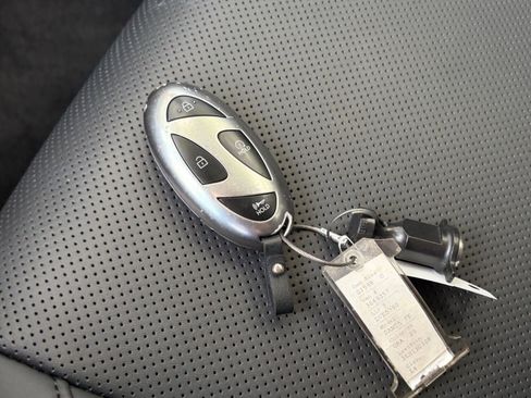 Used 2025 Hyundai Santa Fe SEL AWD/4WD image 21