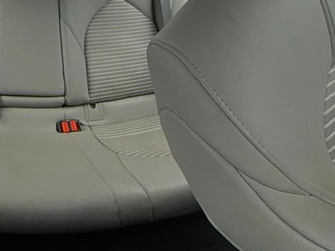 Used 2018 Toyota Camry SE w/ Moonroof Package FWD image 14