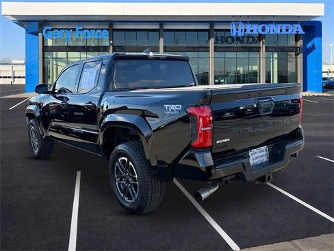 Used 2025 Toyota Tacoma TRD Sport image 3