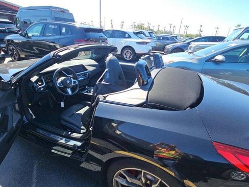 Used 2022 BMW Z4 M40i w/ Premium Package image 10