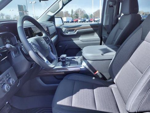 New 2025 Chevrolet Silverado 1500 LT Trail Boss w/ Convenience Package II AWD/4WD image 11