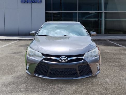 Used 2017 Toyota Camry SE FWD image 3