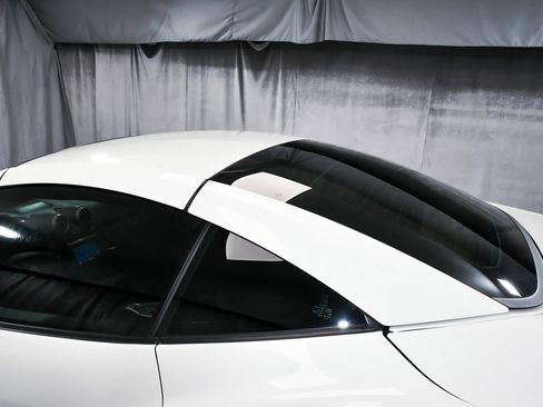 Used 2013 Ferrari California image 93