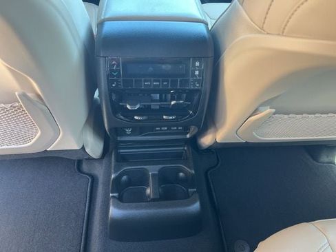 New 2026 Jeep Grand Cherokee L Limited w/ Luxury Tech Group II AWD/4WD image 21