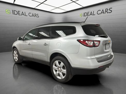 Used 2017 Chevrolet Traverse LT w/ Style and Technology Package FWD image 7