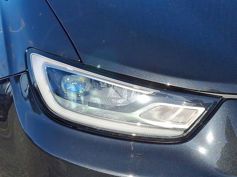 Certified 2022 Chrysler Pacifica Touring-L image 10